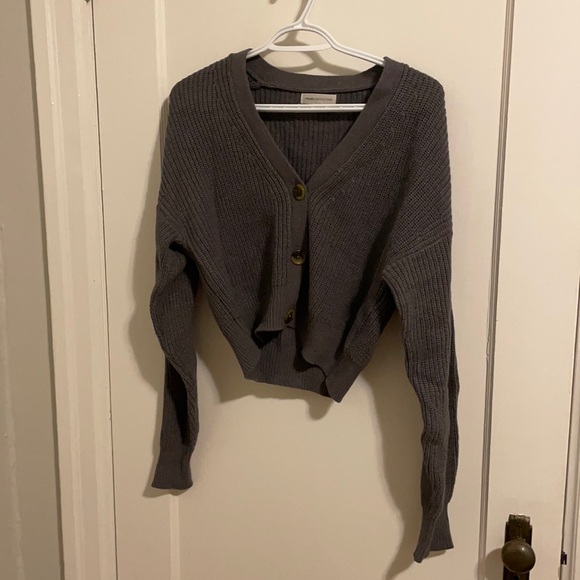 small grey cropped cardigan from urban outfitters - Picture 1 of 2